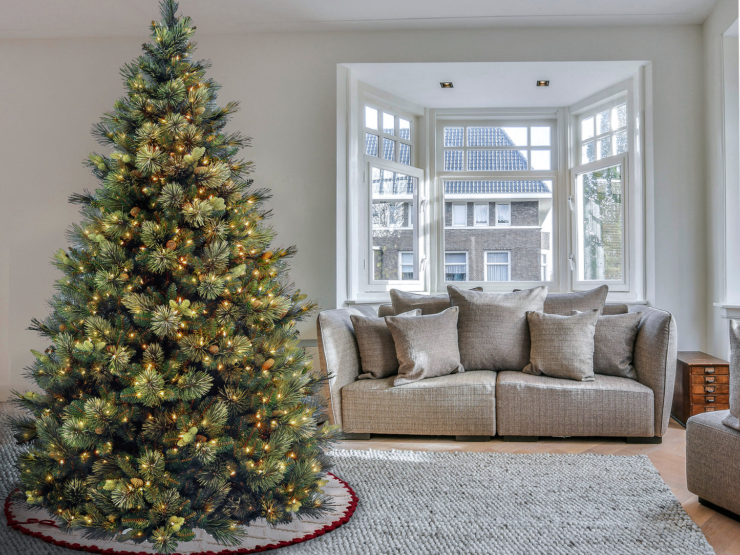 7.5 ft. Pre-Lit Carolina Pine Tree with 750 Clear Lights