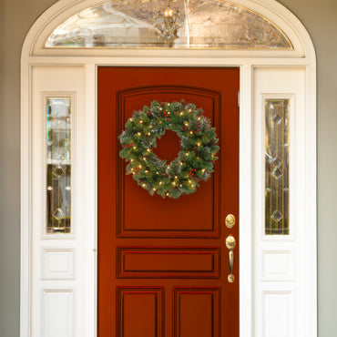 24in. Crestwood(R) Spruce Wreath with Clear Lights