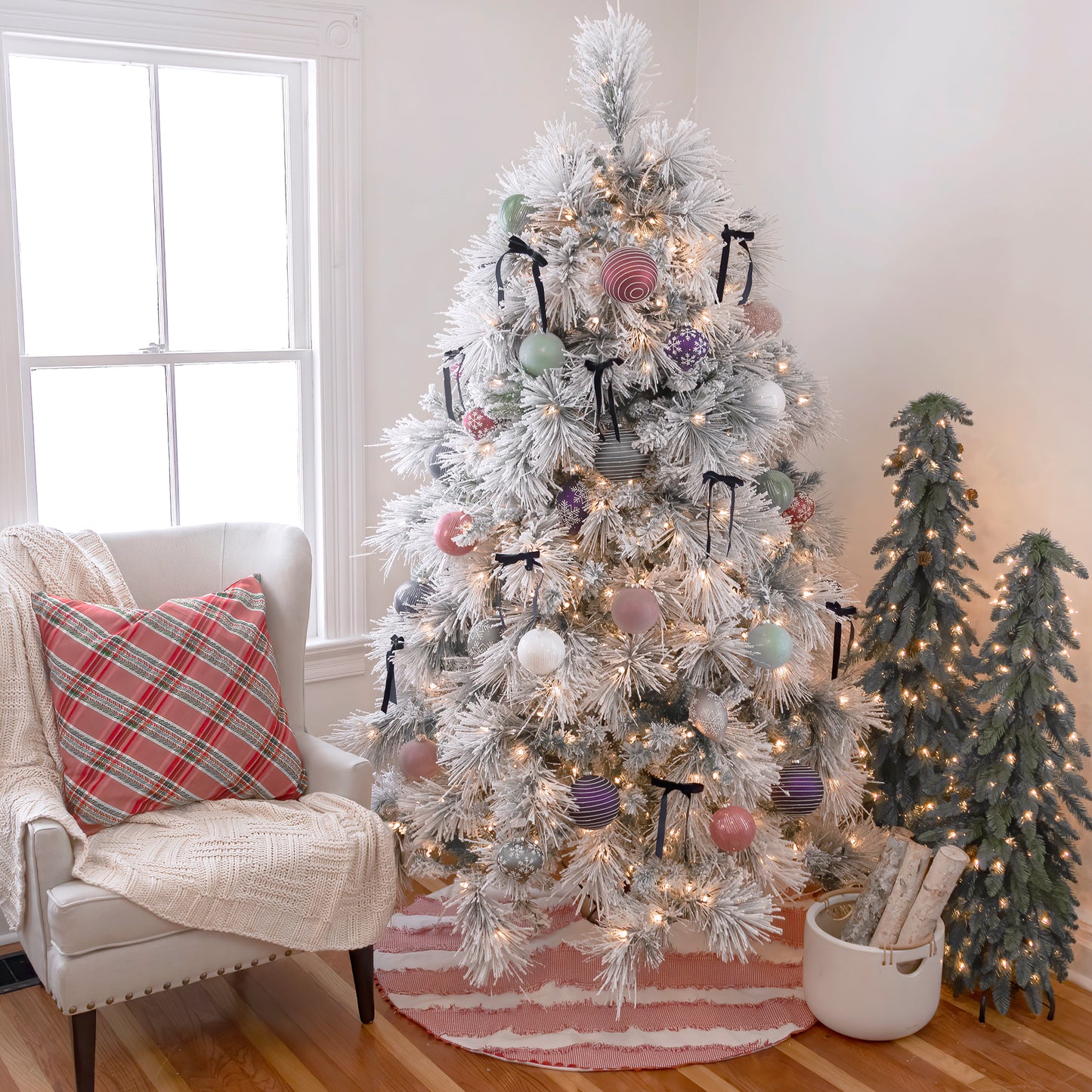 48 in. HGTV Home Collection Red White Ric Rac Border Tree Skirt
