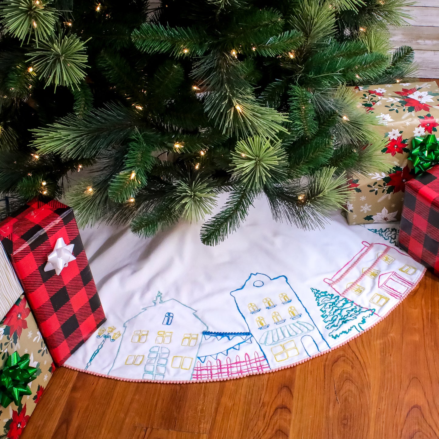 52 in. HGTV Home Collection Village Scene Tree Skirt
